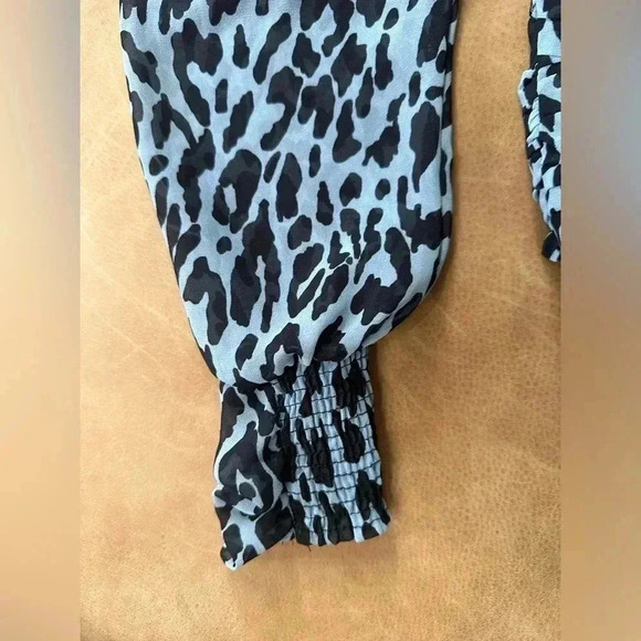 ZARA Women's Blue Animal Print Balloon Long Sleeve Pleated Crop Blouse Top Sz S - Picture 4 of 11
